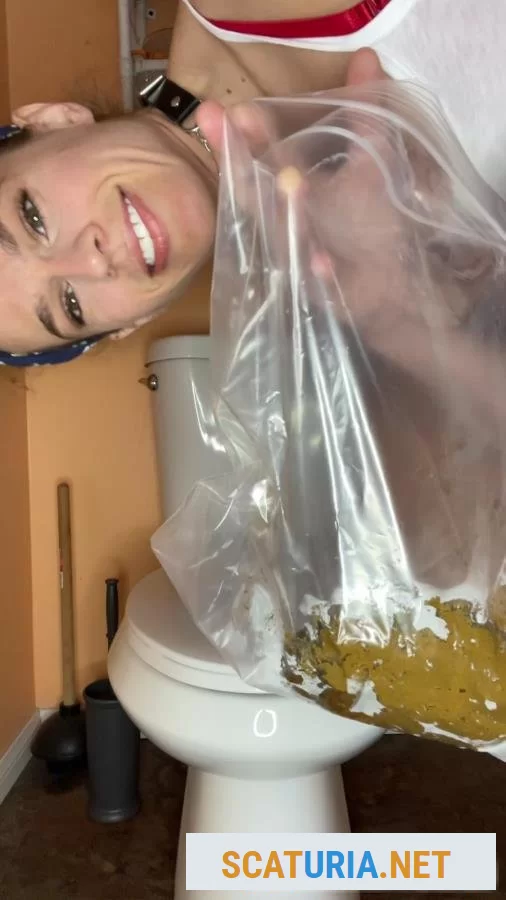 VibeWithMolly - School girl poops in bag (UltraHD 2K / 623 MB)  2024