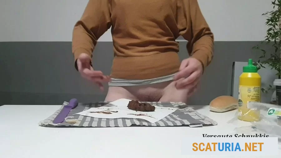Versauteschnukkis - Scat house kitchen 1 (hot dog) (FullHD 1080p / 400 MB)  2024
