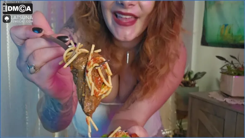 Anal with Lady Tsunam: Dinner - scat porn video at Scaturia.net