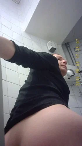 hidden camera in the women's toilet of the institute (SD / 2.77 GB)  2024