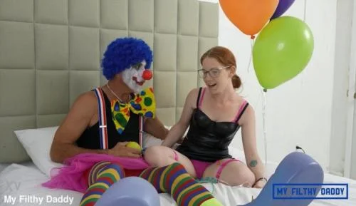 Amy Quinn - Kinko the Clown has a pee party with lil Amy (FullHD 1080p / 520.4 MB) 2024