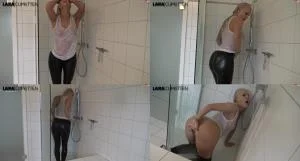 Lara-CumKitten - Leggings Prallarsch in der Dusche Beobachte mich heimlich 13 04 18 (FullHD 1080p / 92.99 MB)  2024
