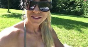 Daynia - Mitten auf der Freibadwiese Und DAS vor allen Leuten   ! 100% Public 09 06 19 (FullHD 1080p / 312.17 MB)  2025