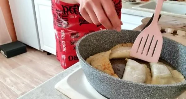 Chebureks with shit (HD 720p / 264.56 MB)  2025