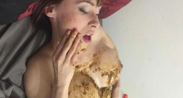 Playing with my boyfriends GIANT poop (HD 720p / 449.15 MB) 2025