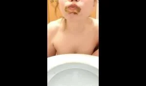 Morning toilet (HD 720p / 320.99 MB)  2025