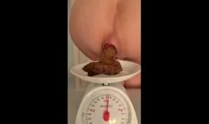 High speed shit eating (HD 720p / 128.38 MB)  2025