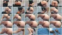 Fingering The Huge One Out (HD 720p / 30.5 MB) - ScatUria