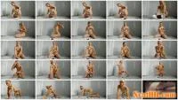 LucyBelle - Hot poop smear (FullHD 1080p / 1.03 GB) - ScatUria
