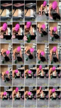 Double lunch for bitch Sandra (SD / 42.8 MB) - ScatUria