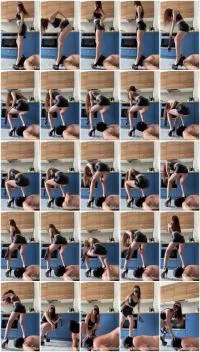 New toilet whore has to work her cheap hole (SD / 15.1 MB) - ScatUria