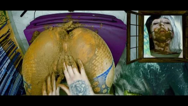 DirtyBetty - The smell always rises Scat Smearing (FullHD 1080p / Big Pile, Teen)