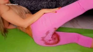 TheFartBabes - Panty Poopy Yoga Tights Ruin (FullHD 1080p / Solo, Panty)