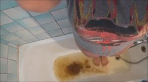 Mistress Roberta - Shitting Urge And Enema (SD / Fetish, Romanian)