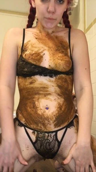 Scatqueen420 - Thanksgiving Dinner Shit (SD / Toilet, Smearing)