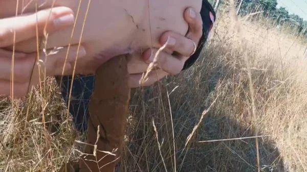 Mia Skye aka MiaRoxxx - Highway Pooping (HD 720p / Germany, Dirty Anal)