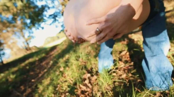 Mia Skye aka MiaRoxxx - Summer Outdoor Poop (HD 720p / Germany, Dirty Anal)