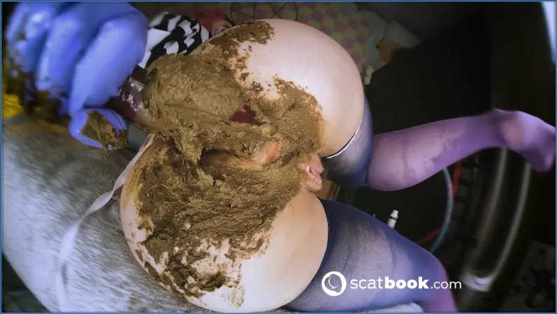 Download Mo-Mo-Monster pOo (Scatbook) - Sweet Betty Parlour Scaturia.net