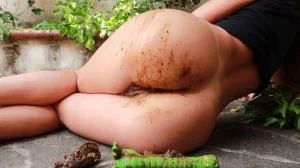 Sabrina Dacos - Jurassic Poop (FullHD 1080p / Defecation, Solo)