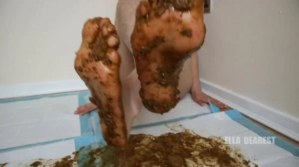 Barefoot Poop Trampling (HD 720p / Solo, Defecation)