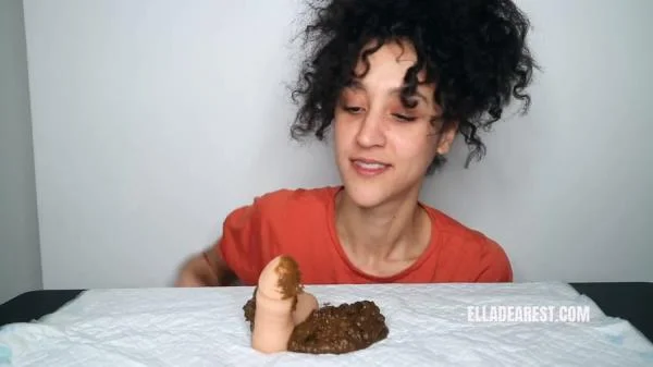 PEE PEE POO PLAY (HD 720p / Solo, Defecation)