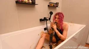 Water Is Not Crystal Clear (HD 720p / Solo, XL Dildo)