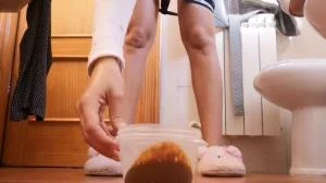 Scat y Pissing (HD 720p / Spain, Toilet Slavery)