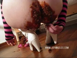 Desiree Mega Panty Pooping (SD / Poop, Solo)