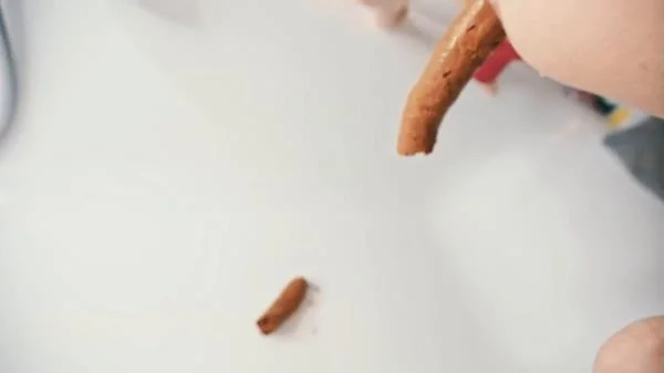 Piss'n Poo In Bathtube (HD 720p / Germany, Dirty Anal)
