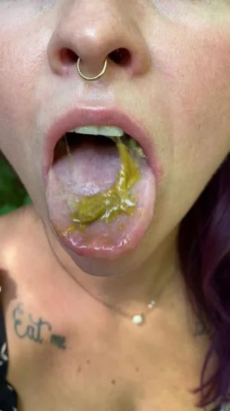 Golf Balls in Public (UltraHD 2K / Scat, Fetish)