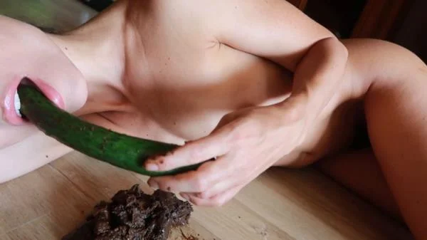 Sabrina Dacos - Cool As a Cucumber (FullHD 1080p / Defecation, Solo)