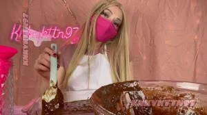 Kinky Bakery (HD 720p / Dildo, Scat)