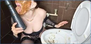 BUSINESSWOMAN IN THE TOILET (FullHD 1080p / 843.65 MB)  2026