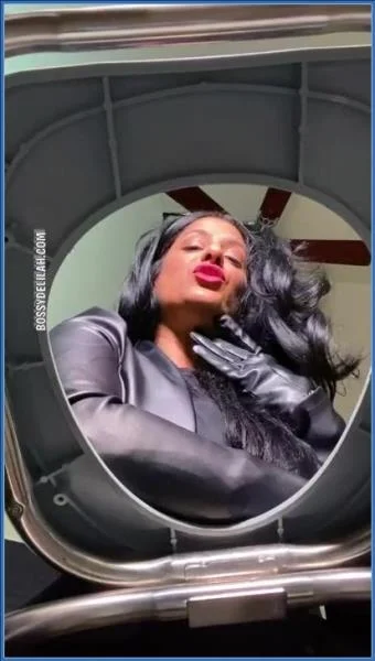 Aggressive Latin Scat Queen (SiteRip / 63.72 MB) 2026