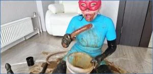 PART 3 SHIT PLAY IN A LATEX COSTUME WITH 11 PILES OF SHIT (FullHD 1080p / 466.82 MB)  2026