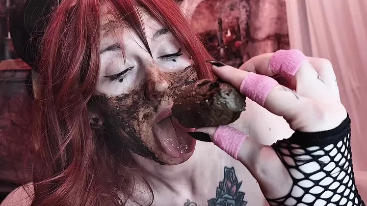 Sweet Betty Grins While Mastering Her Solo Scat Routine - Extreme - scat porn video at Scaturia.net