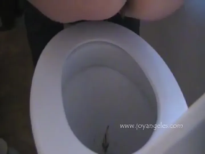 Catharina Makes A Quick Dirty Mess In A Joyangeles Clip - scat - scat porn video at Scaturia.net